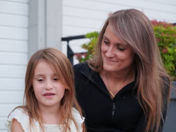 Mor Malin med datter Eline / Bilde: Sunniva Bondevik
